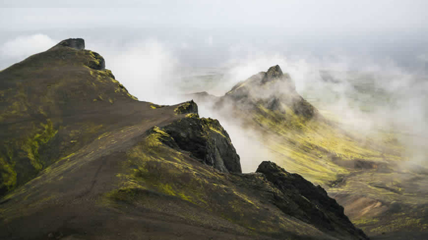 冰岛 高山 雾高清壁纸图片 5120x2880