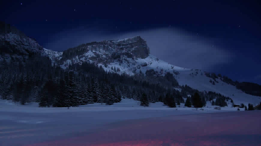 夜晚 雪山 森林高清壁纸图片 3840x2160