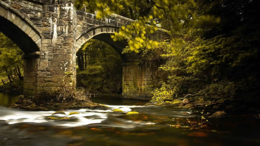 老石桥下的河流高清壁纸图片 3840x2160