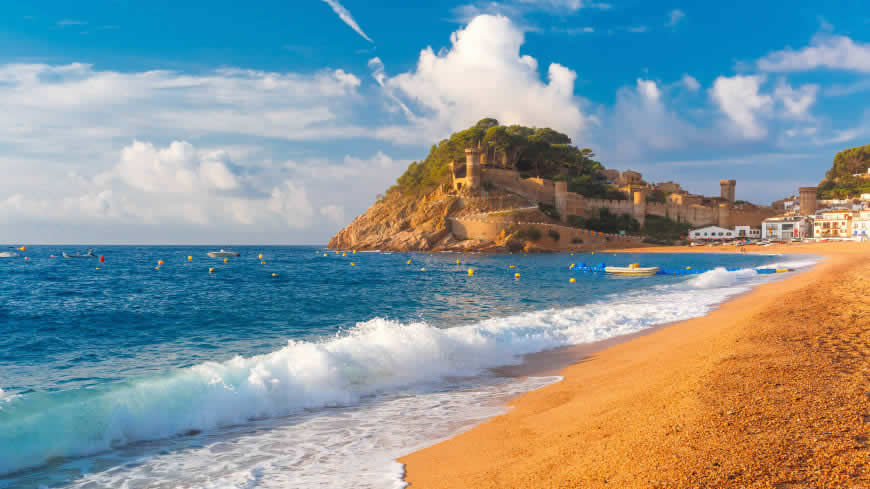西班牙滨海托萨海滩风景高清壁纸图片 3840x2160