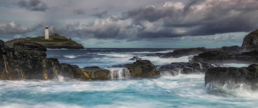 英国圣艾夫斯湾的戈德雷维灯塔高清壁纸图片 3440x1440