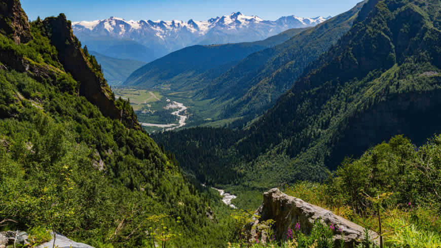 格鲁吉亚 山川 森林高清壁纸图片 5120x2880