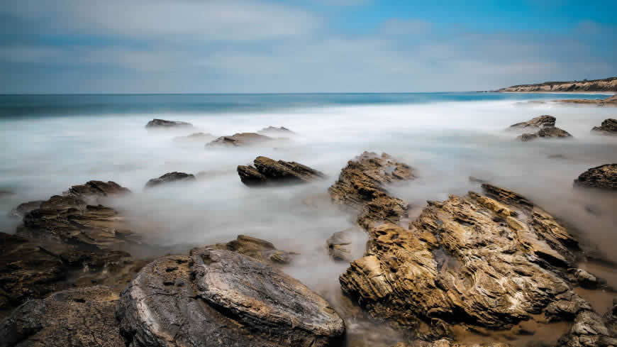 海岸岩石长曝光高清壁纸图片 5120x2880