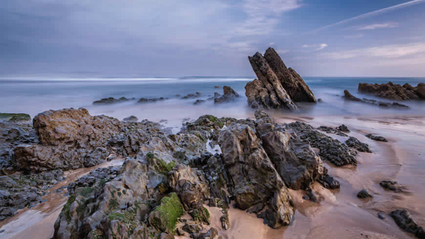 西班牙阿斯图里亚斯Playa de Vega海岸岩石风景高清壁纸图片 3840x2160