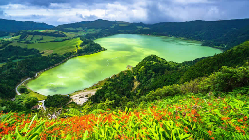 葡萄牙亚速尔群岛富尔纳斯湖风景高清壁纸图片 5120x2880