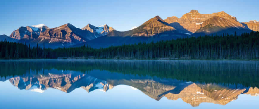 加拿大班夫湖国家公园赫伯特湖风景高清壁纸图片 5120x2160