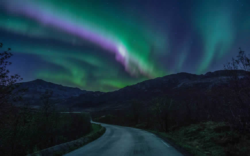 夜空中的北极光高清壁纸图片 3840x2400