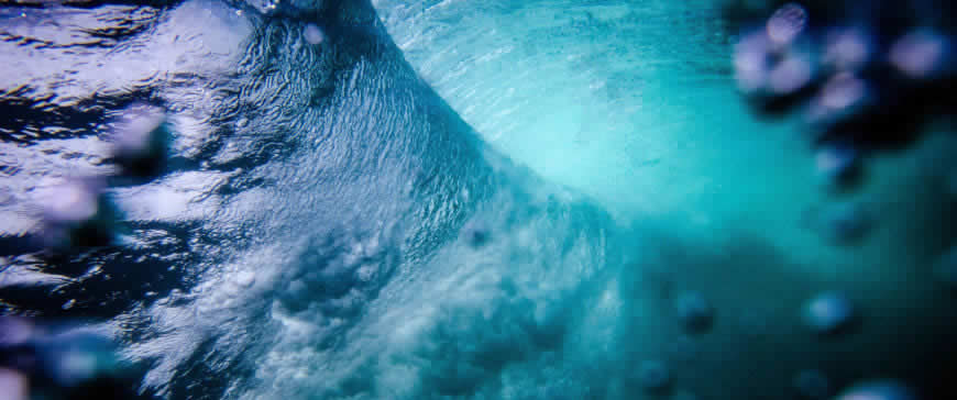蓝色水下气泡高清壁纸图片 3440x1440