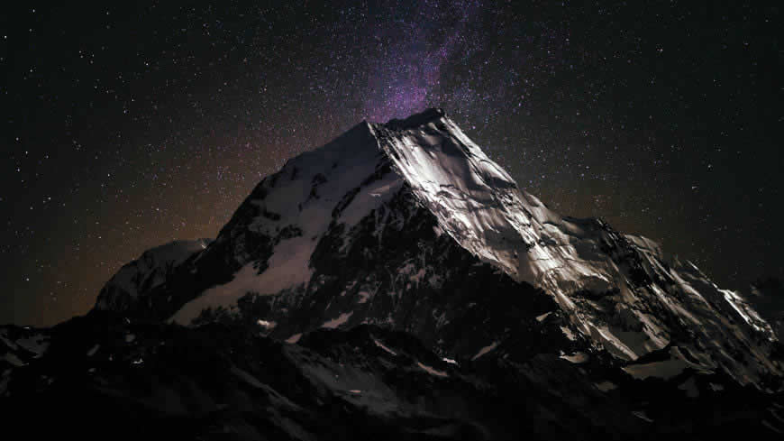 夜晚的山峰和星空高清壁纸图片 3840x2160