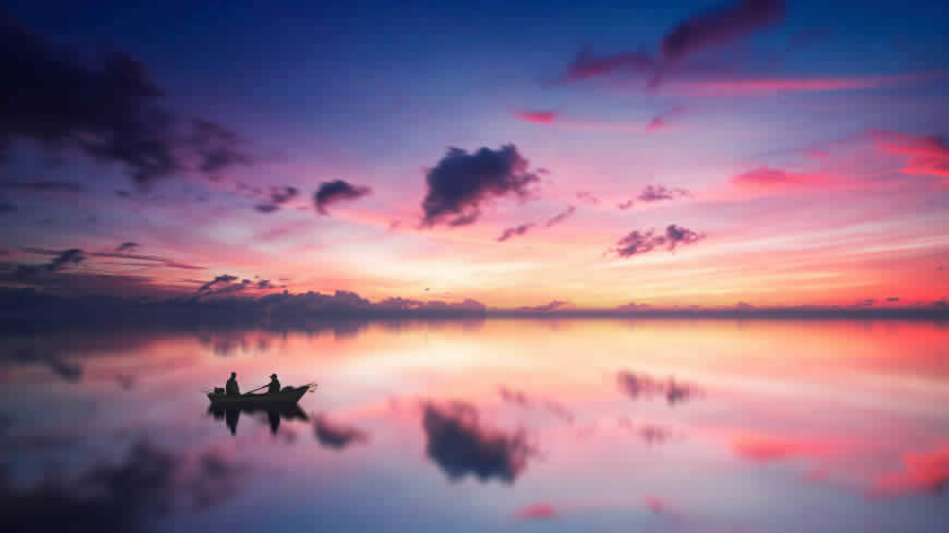 唯美的湖泊和日落余辉风景高清壁纸图片 5120x2880