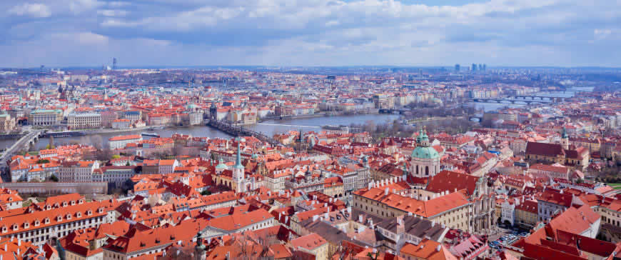 捷克布拉格城市风貌高清壁纸图片 3440x1440