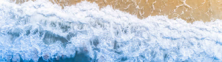 海滩上的浪花高清壁纸图片 3840x1080