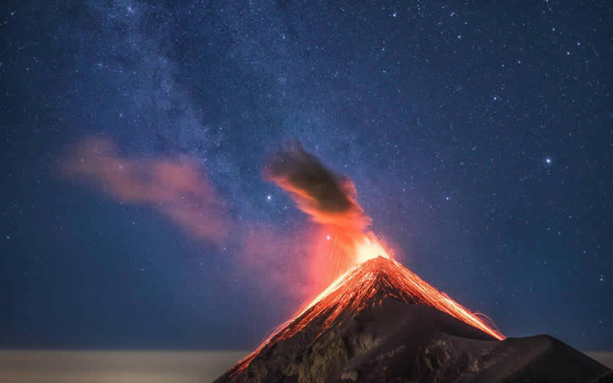 喷发的火山风景高清壁纸图片 1920x1200