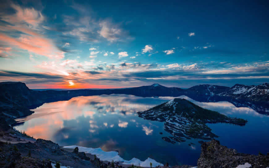 美丽的火山口湖风景高清壁纸图片 1920x1200
