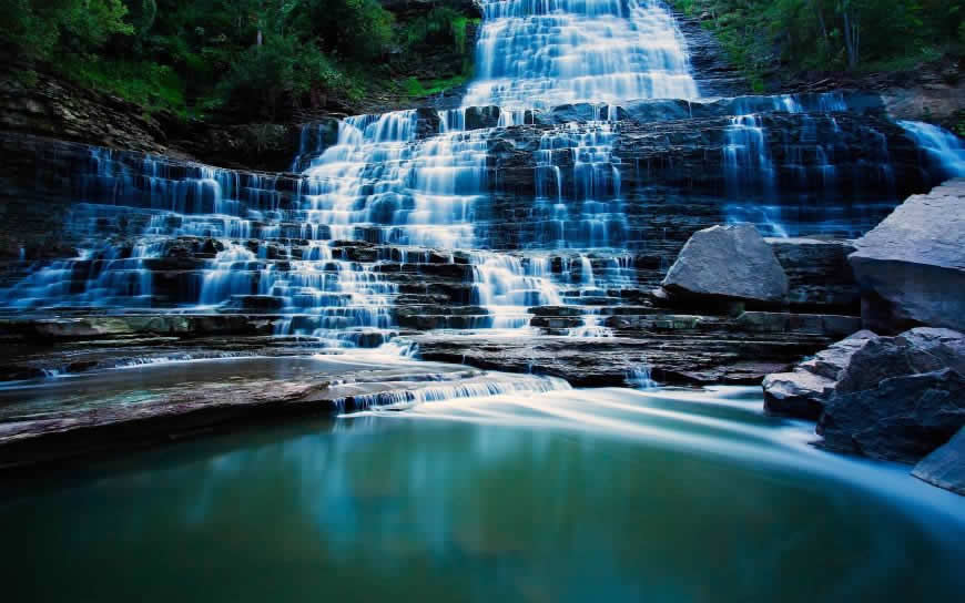 美丽的河流瀑布风景高清壁纸图片 2560x1600