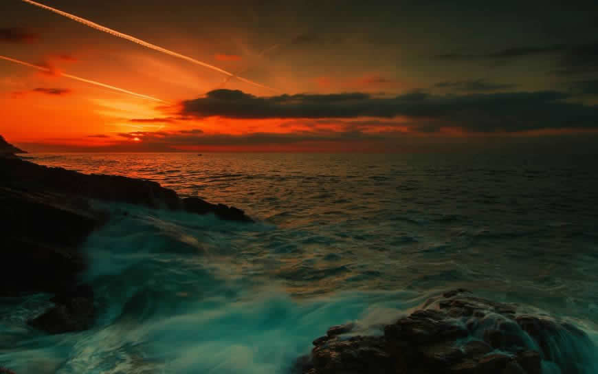 夜晚大海海浪岩石天空风景高清壁纸图片 2560x1600