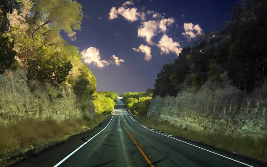 唯美公路风景 路的尽头高清壁纸图片 2560x1600