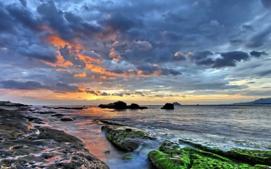 奇幻的海洋天空风景高清壁纸图片 1680x1050