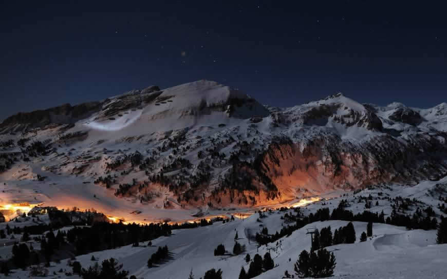雪山夜景高清壁纸图片 1680x1050