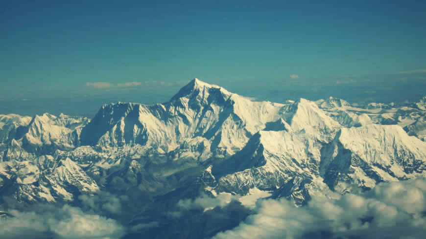 喜马拉雅山脉高清壁纸图片 2560x1440