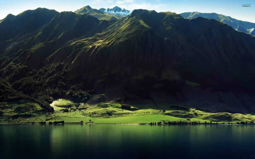 美丽的绿色山水风光高清壁纸图片 2560x1600
