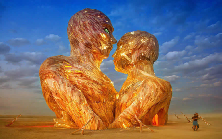 沙漠中燃烧的人雕像艺术高清壁纸图片 1920x1200