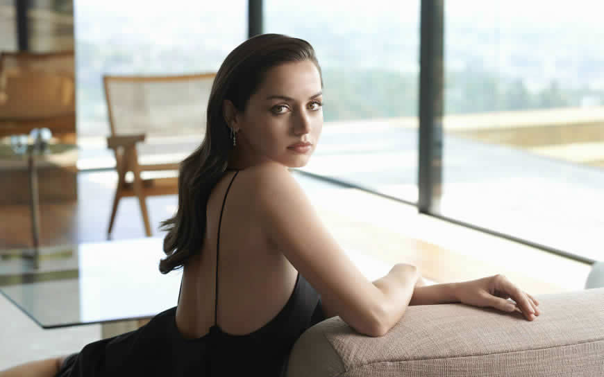 安娜·德·阿玛斯(Ana de Armas)高清壁纸图片 2560x1600