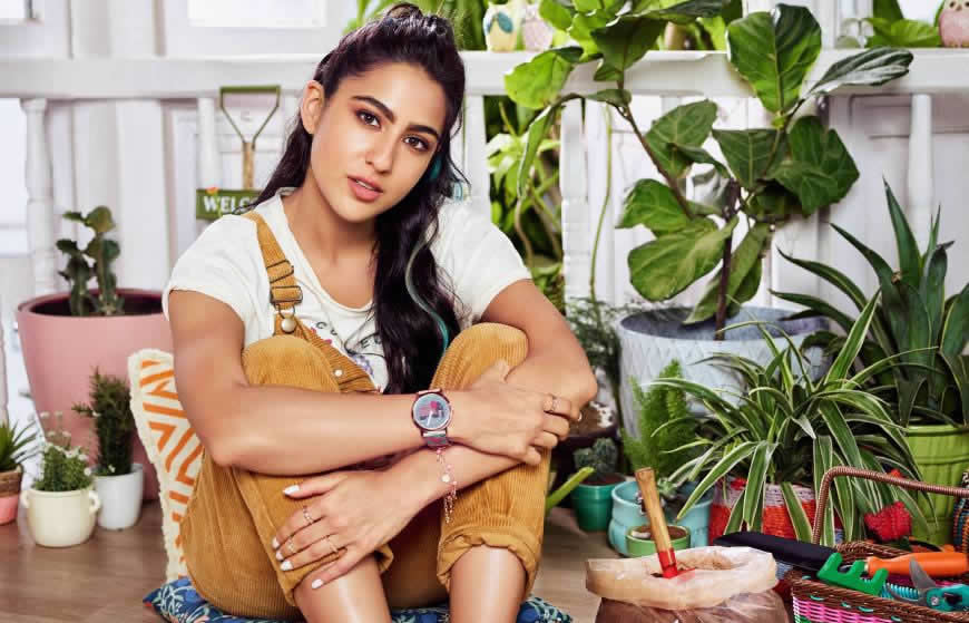 莎拉·阿里·罕(Sara Ali Khan)高清壁纸图片 2800x1800