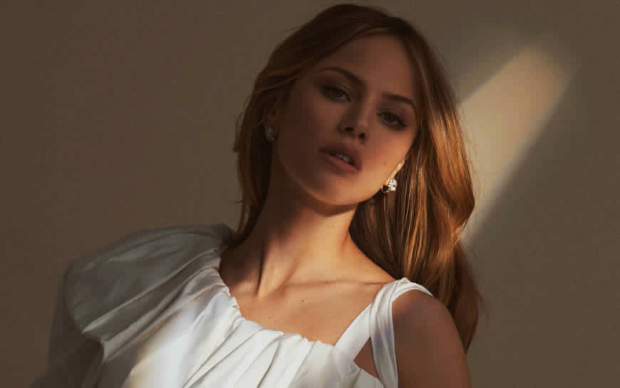 豪斯顿·塞奇(Halston Sage)高清壁纸图片 1920x1200