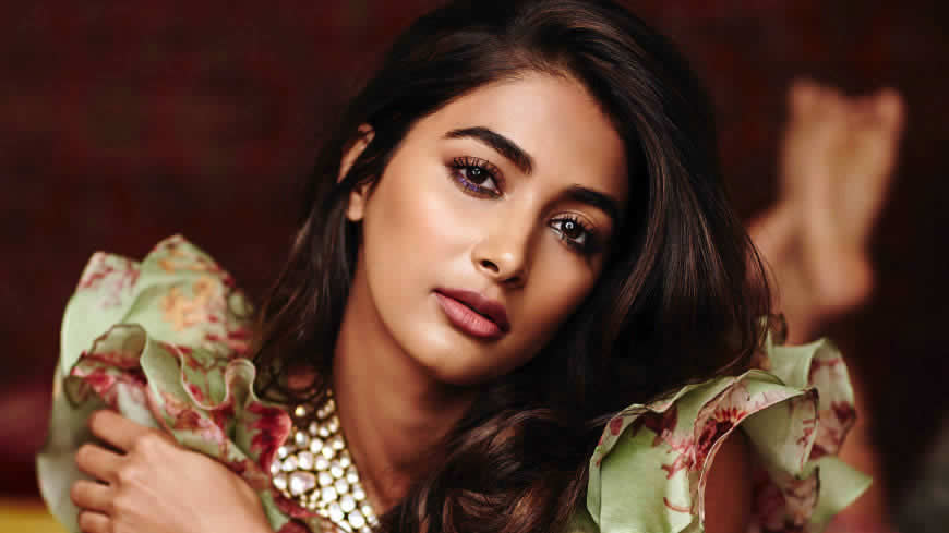 普嘉·海婅(Pooja Hegde)高清壁纸图片 2560x1440