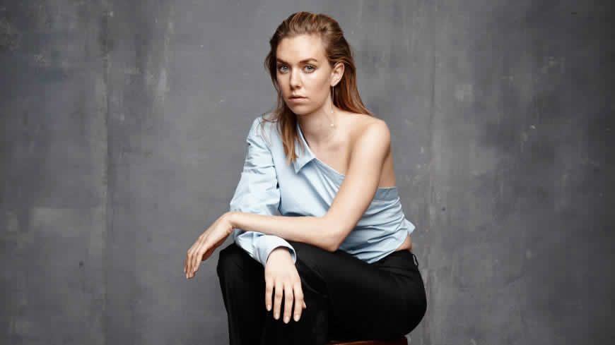 凡妮莎·柯比(Vanessa Kirby)高清壁纸图片 2560x1440