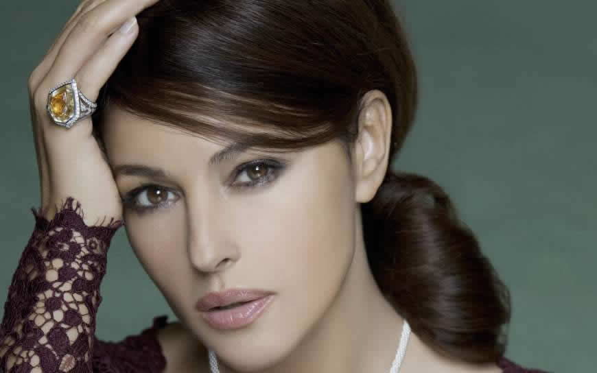 莫妮卡·贝鲁奇(Monica Bellucci)高清壁纸图片 2560x1600