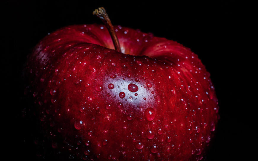 带水珠的红苹果高清壁纸图片 1920x1200