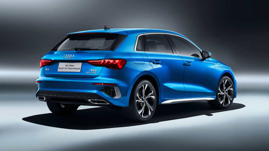 2021款蓝色奥迪A3 Sportback 35 TFSI S line高清壁纸图片 5120x2880