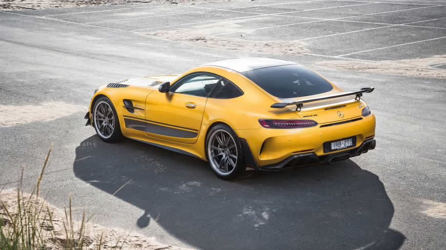 2021款黄色梅赛德斯-AMG GT R PRO高清壁纸图片 3840x2160
