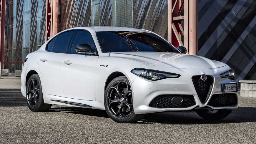 2021款白色阿尔法·罗密欧Giulia Veloce Ti Q4高清壁纸图片 3840x2160