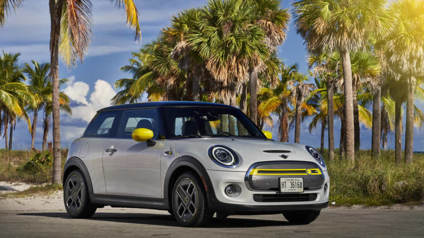 2020款MINI Cooper SE纯电动汽车高清壁纸图片 5120x2880