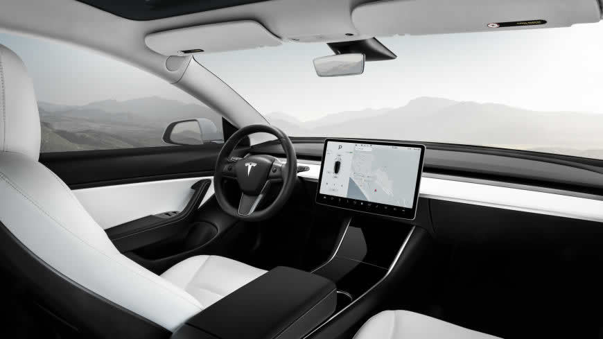 白色特斯拉Model 3电动汽车驾驶室高清壁纸图片 3840x2160