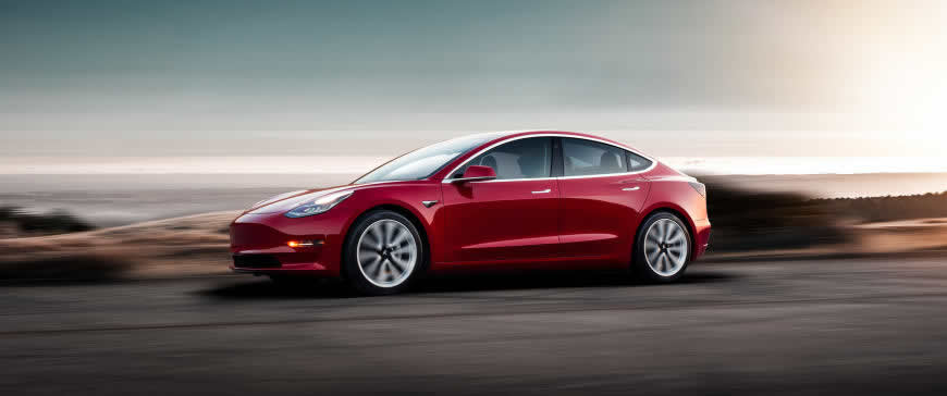 红色特斯拉Model 3电动汽车高清壁纸图片 3440x1440