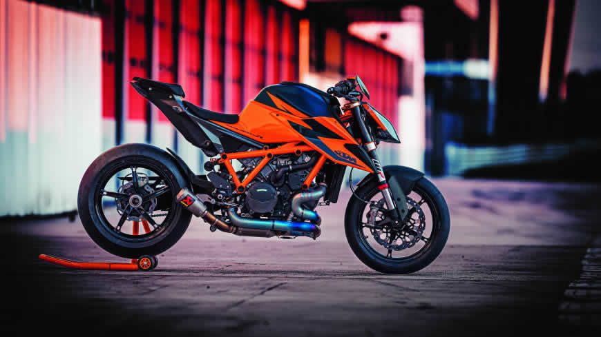 2019款KTM 1290 Super Duke R摩托车高清壁纸图片 5120x2880