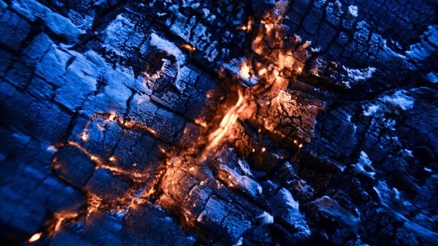 燃烧的炭火高清壁纸图片 2560x1440
