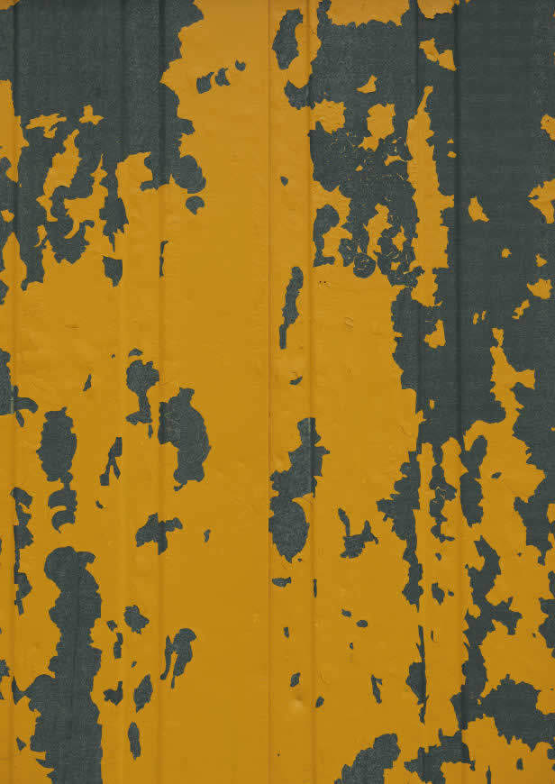 掉漆的黄色墙壁高清壁纸图片 4358x6151