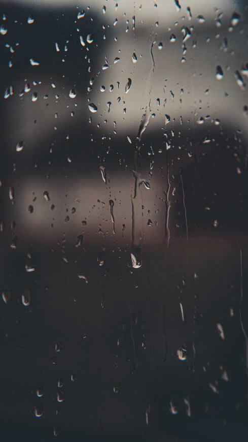 玻璃上的雨滴高清壁纸图片 2160x3840
