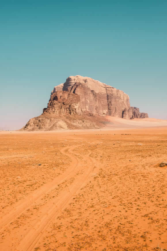 约旦瓦迪拉姆沙漠高清壁纸图片 3930x5895