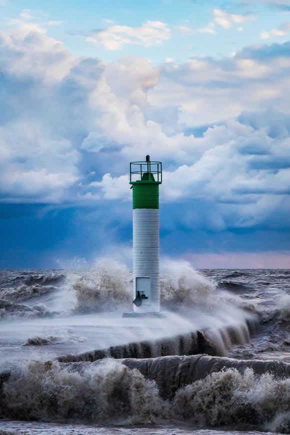 海岸 灯塔高清壁纸图片 2124x3186