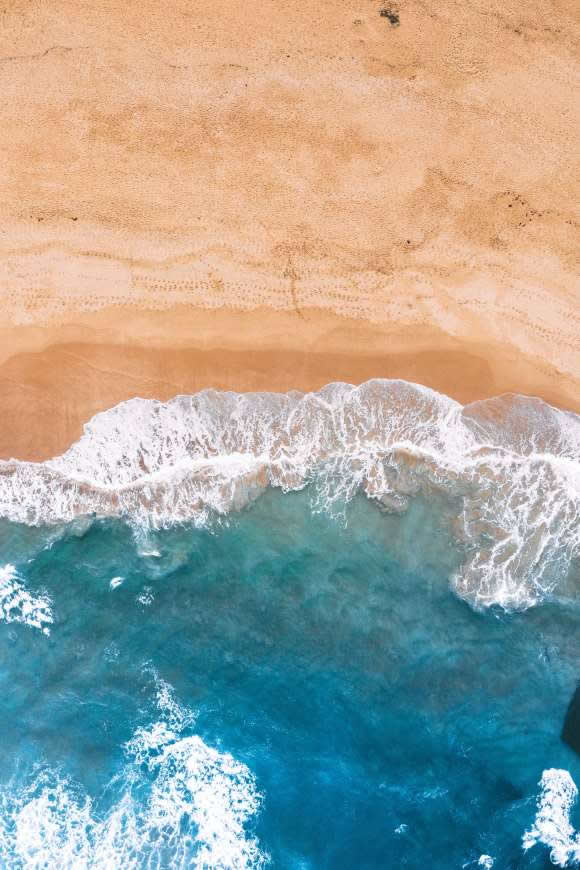 沙滩上的海浪高清壁纸图片 3640x5464