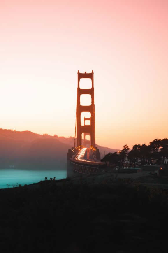 日落下的金门大桥高清壁纸图片 4000x6000