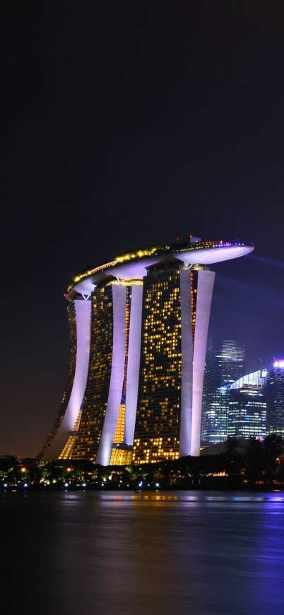 新加坡滨海湾金沙酒店夜景高清壁纸图片 1170x2532