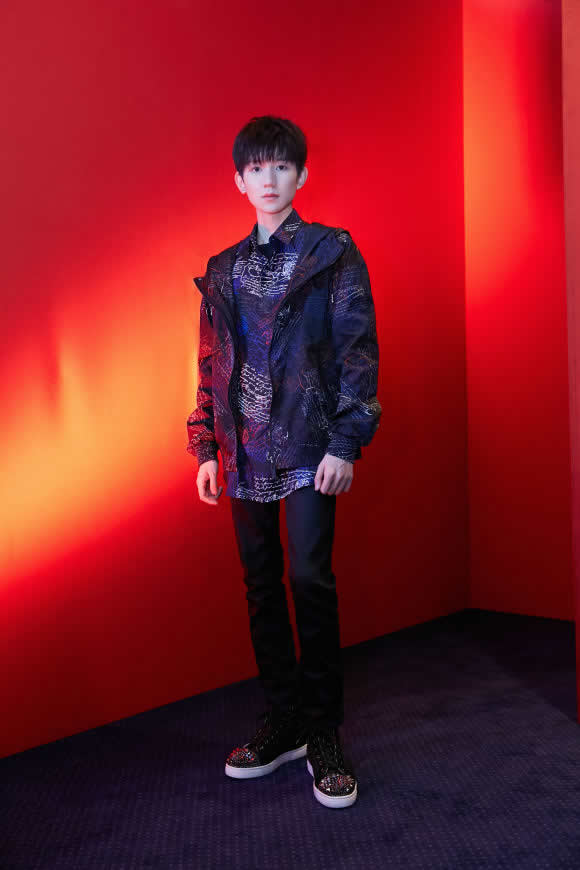 TFBOYS 王源高清壁纸图片 2640x3960