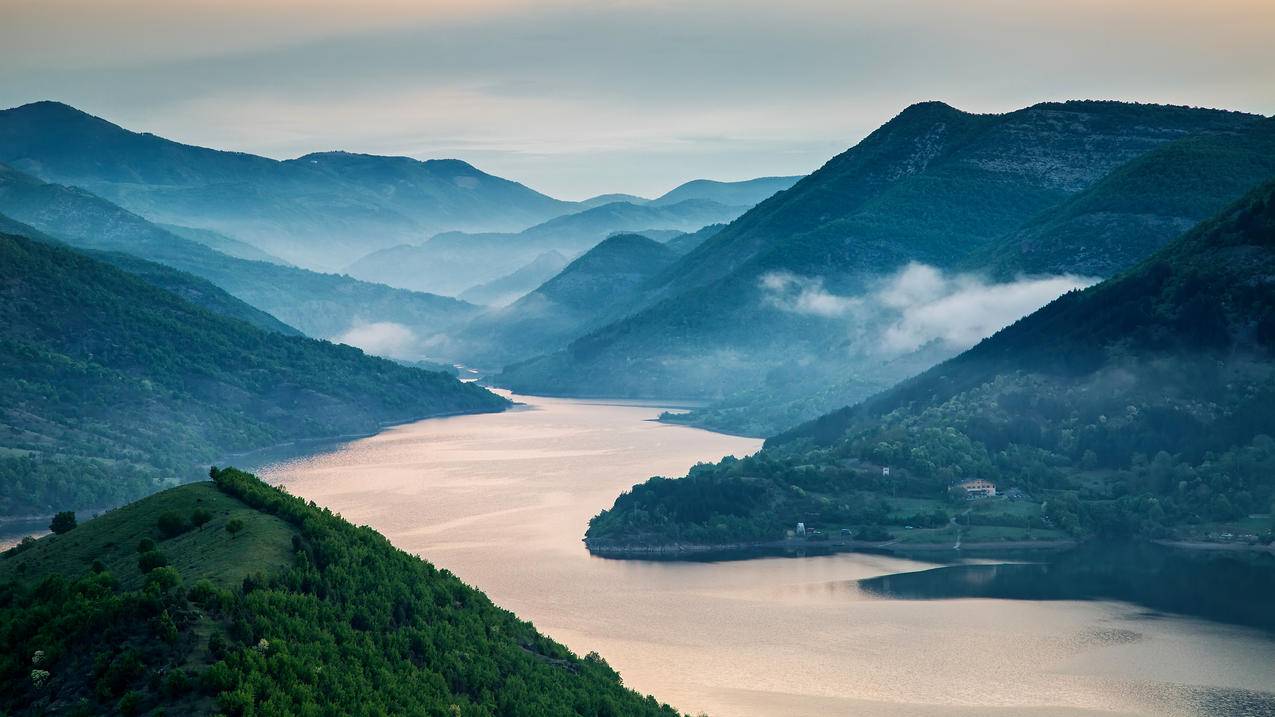 迷雾日出4K风景壁纸